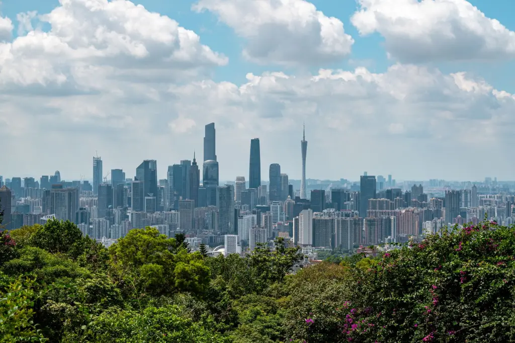触摸一体机在展厅互动中的应用优势与技术实现要点