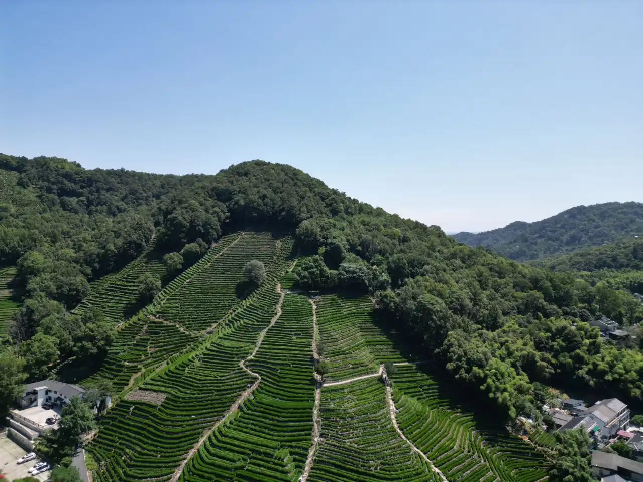 昆明商超与展厅广告机选型指南：宇贤触摸一体机应用场景解析