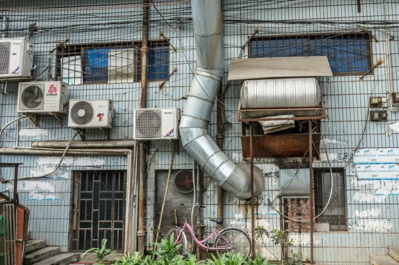 昆明工业显示器选型指南：从面板参数到应用场景解析
