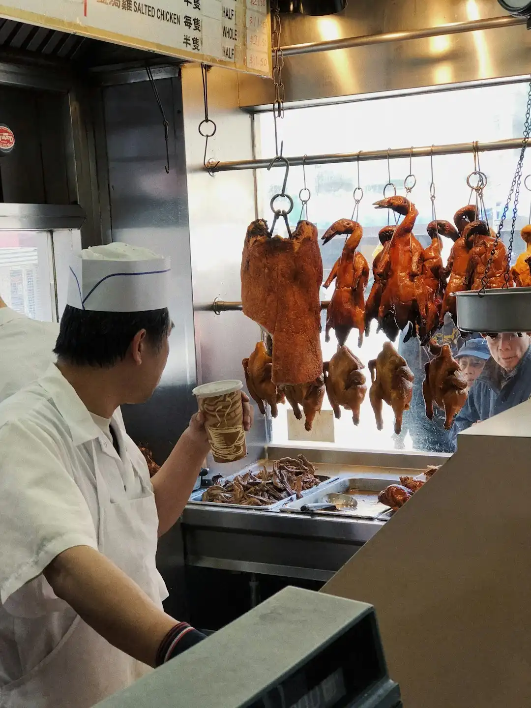 昆明展厅广告机与显示终端硬件部署方案对比分析