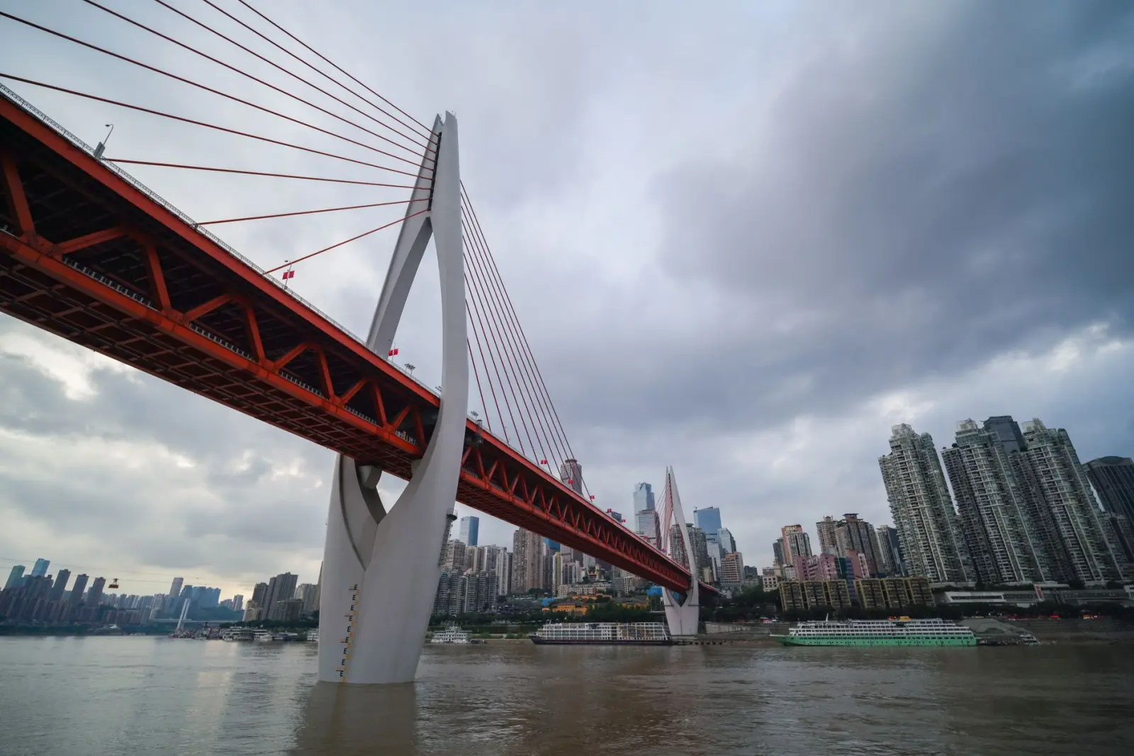 工业触摸一体机在展厅互动中的典型应用与实施建议